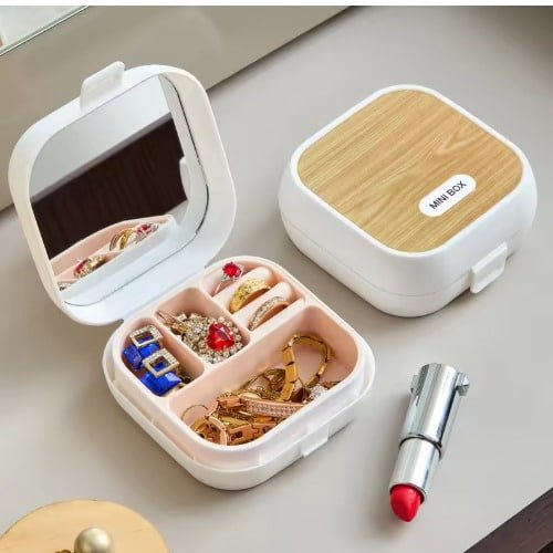 Mini jewellery box mirror inside